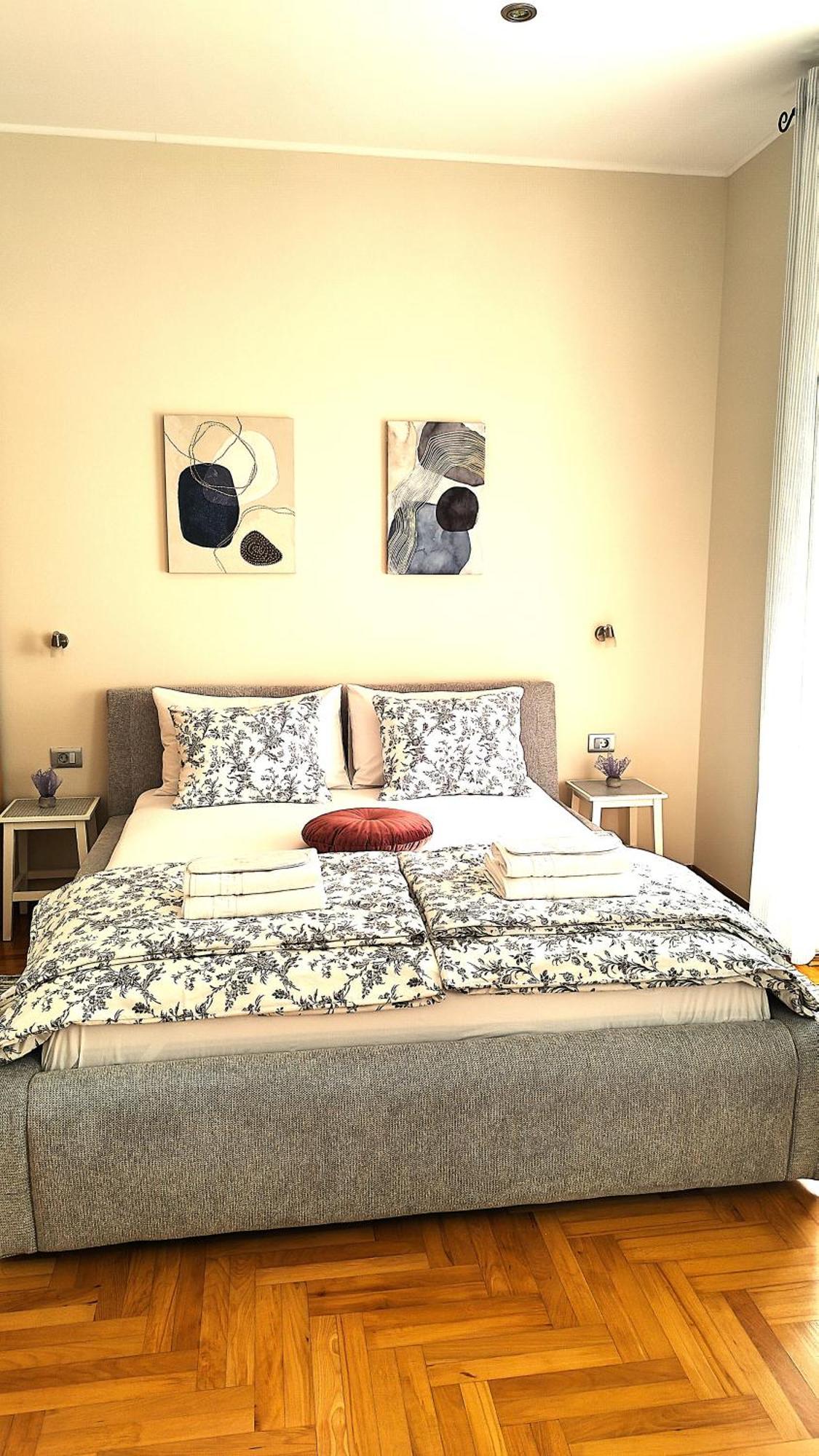 Lavender - City Room With Free Parking Pula Exterior photo