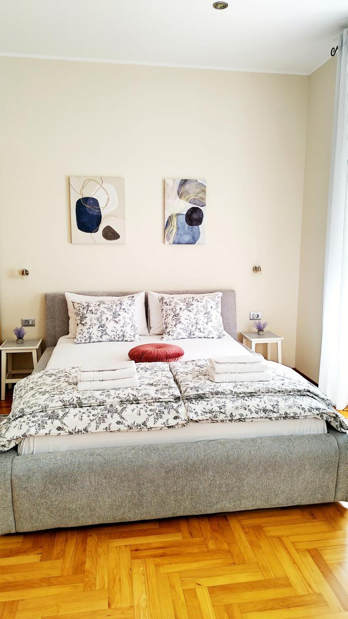 Lavender - City Room With Free Parking Pula Exterior photo
